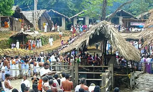 Kottiyoor में तीन साल बाद अलिंगना पुष्पांजलि का आयोजन