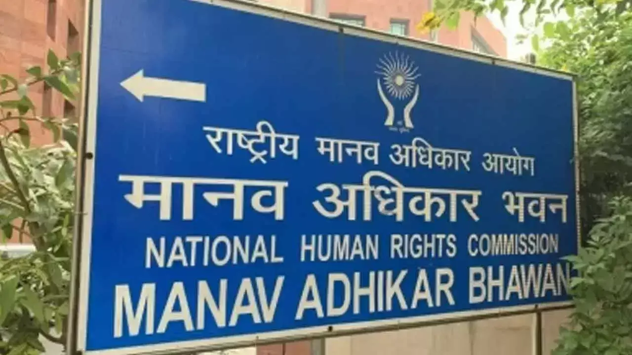 जहरीली गैस रिसाव से हुई मौतें: NHRC ने आंध्र सरकार से रिपोर्ट मांगी जहरीली गैस रिसाव से हुई मौतें: NHRC ने आंध्र सरकार से रिपोर्ट मांगी