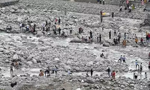Kangra नदियों के पास पर्यटकों के प्रवेश पर प्रतिबंध