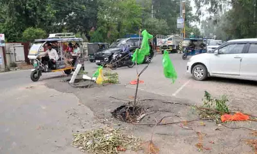 Amritsar में नवनिर्मित सड़क धंसाव Amritsar में नवनिर्मित सड़क धंसाव