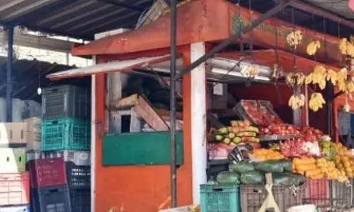 Aquem फुटपाथ पर अतिक्रमण जारी, मुद्दा उठाने वाले अधिकारी का तबादला Aquem फुटपाथ पर अतिक्रमण जारी, मुद्दा उठाने वाले अधिकारी का तबादला