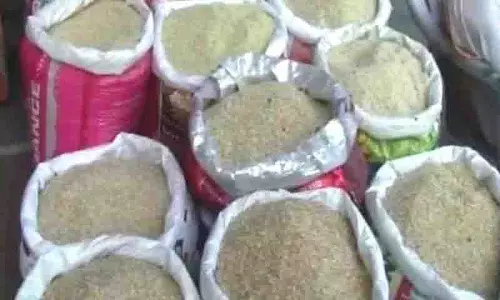 नकली ब्रांडेड चावल बेचने के आरोप में Adilabad के दो व्यापारी गिरफ्तार, 79 क्विंटल चावल जब्त