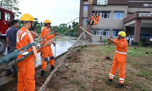 Vijaypur में आग और भूकंप की तैयारियों पर मॉक अभ्यास आयोजित