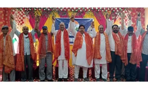Bhalla ने राज्य का दर्जा मिलने में देरी पर भाजपा विधायकों की आपराधिक चुप्पी पर सवाल उठाए