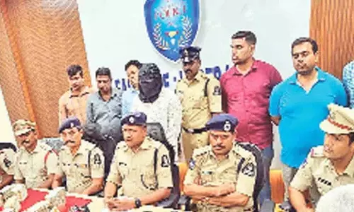 धोखाधड़ी से कम कीमत पर सोना खरीदने का दावा करना धोखाधड़ी से कम कीमत पर सोना खरीदने का दावा करना