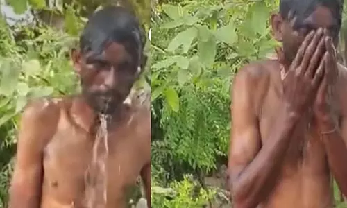 फैक्टरी में चोरी करता चोर पकड़ा गया, गंदगी देख पुलिस ने कहा– नहलाओ इसे