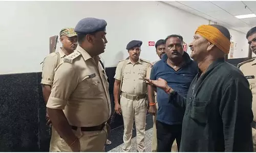 Bihar : राजनीतिक परिवार पर हमला, पीट-पीटकर की गई बेटे की हत्या Bihar : राजनीतिक परिवार पर हमला, पीट-पीटकर की गई बेटे की हत्या