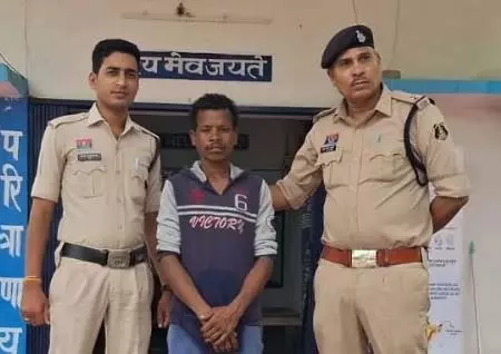 रिश्तेदार के घर से लौटते समय लड़ पड़े पति-पत्नी, बीच रास्ते में हो गया खूनी अंजाम रिश्तेदार के घर से लौटते समय लड़ पड़े पति-पत्नी, बीच रास्ते में हो गया खूनी अंजाम