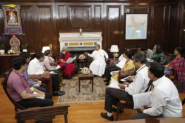 सीएम सिद्धारमैया का दिल्ली दौरा: प्रधानमंत्री मोदी से आज मुलाकात सीएम सिद्धारमैया का दिल्ली दौरा: प्रधानमंत्री मोदी से आज मुलाकात
