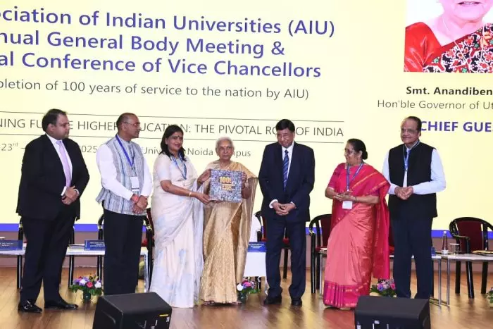 Noida: एमिटी में AIU शताब्दी वर्ष पर कुलपतियों का सम्मेलन संपन्न Noida: एमिटी में AIU शताब्दी वर्ष पर कुलपतियों का सम्मेलन संपन्न