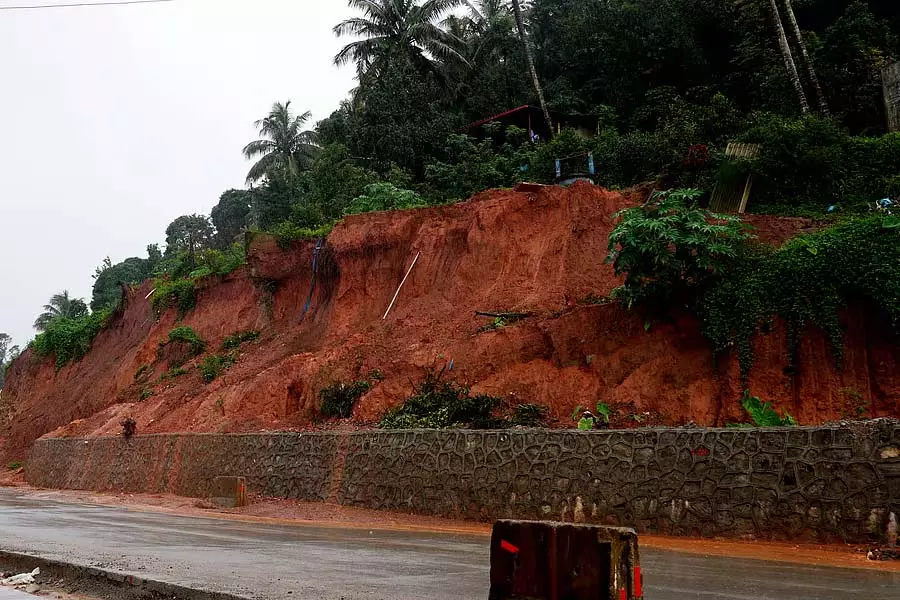 Karnataka में लगातार बारिश से जनजीवन प्रभावित Karnataka में लगातार बारिश से जनजीवन प्रभावित