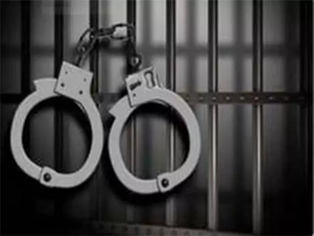 Telangana में 50 लाख रुपये के नकली सोने के साथ 18 लोग गिरफ्तार Telangana में 50 लाख रुपये के नकली सोने के साथ 18 लोग गिरफ्तार
