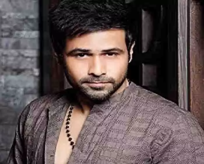 डेंगू से उबरने के बाद “दे कॉल हिम ओजी” के सेट पर लौट आए Emraan Hashmi डेंगू से उबरने के बाद “दे कॉल हिम ओजी” के सेट पर लौट आए Emraan Hashmi