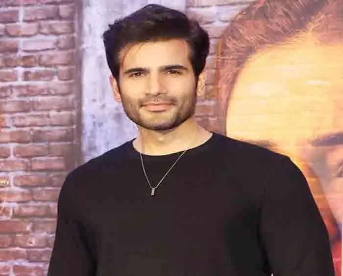 Karan Tacker ने के के मेनन की प्रशंसा की Karan Tacker ने के के मेनन की प्रशंसा की