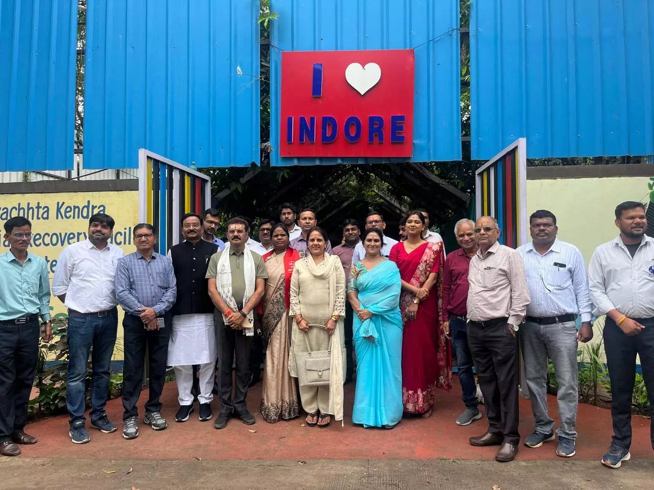 महापौर मीनल चौबे ने इंदौर के स्वच्छता नवाचारों का किया अध्ययन महापौर मीनल चौबे ने इंदौर के स्वच्छता नवाचारों का किया अध्ययन