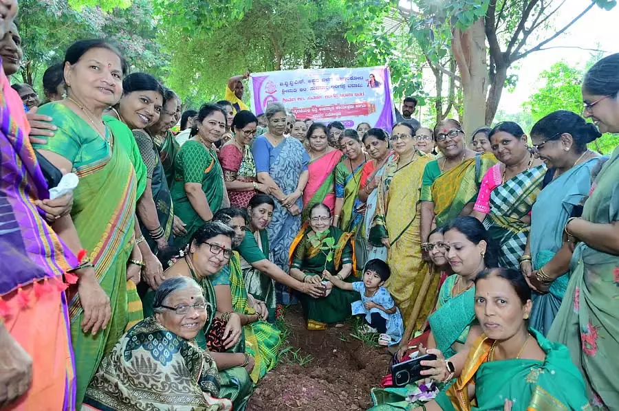 पर्यावरण का ख्याल रखें: Joshi पर्यावरण का ख्याल रखें: Joshi