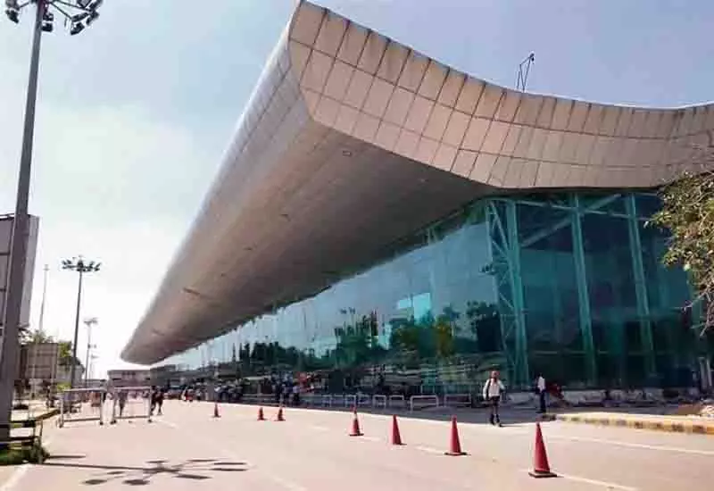 हवाई क्षेत्र प्रतिबंधों के कारण Amritsar हवाई अड्डे पर उड़ान परिचालन प्रभावित हवाई क्षेत्र प्रतिबंधों के कारण Amritsar हवाई अड्डे पर उड़ान परिचालन प्रभावित