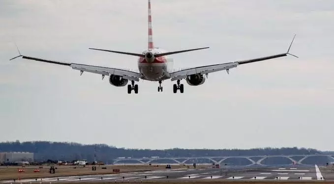 DGCA ने एयरलाइनों, हवाई अड्डों और विमान रखरखाव में कई उल्लंघन पाए DGCA ने एयरलाइनों, हवाई अड्डों और विमान रखरखाव में कई उल्लंघन पाए