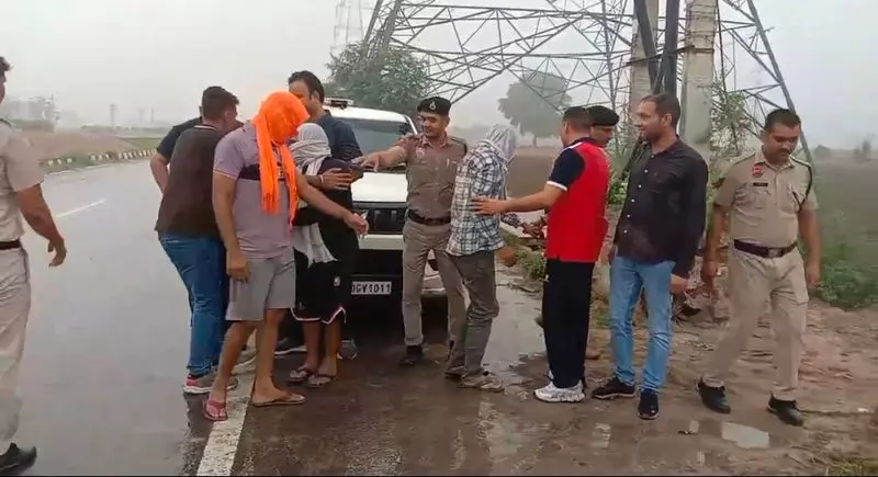 Sonipat के पास हाईवे पर मुठभेड़ के बाद मोस्ट वांटेड गैंगस्टर और उसके तीन साथी गिरफ्तार Sonipat के पास हाईवे पर मुठभेड़ के बाद मोस्ट वांटेड गैंगस्टर और उसके तीन साथी गिरफ्तार
