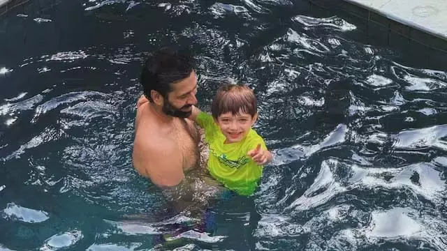 Nakuul Mehta : बेटे सूफी के साथ पूल में मस्ती भरा पल, सच्चा प्यार है Nakuul Mehta : बेटे सूफी के साथ पूल में मस्ती भरा पल, सच्चा प्यार है