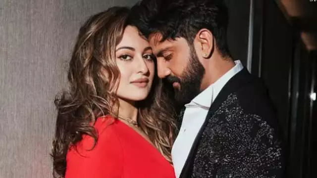 Sonakshi Sinha : ज़हीर इक़बाल की पहली शादी की सालगिरह की तस्वीरें Sonakshi Sinha : ज़हीर इक़बाल की पहली शादी की सालगिरह की तस्वीरें