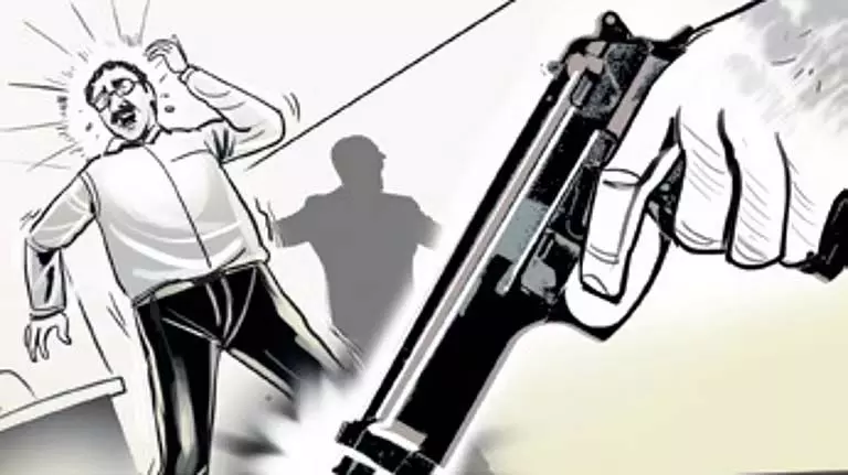 Odisha में हथियारबंद लुटेरों ने दिनदहाड़े बैंक से 8 लाख रुपये लूटे Odisha में हथियारबंद लुटेरों ने दिनदहाड़े बैंक से 8 लाख रुपये लूटे