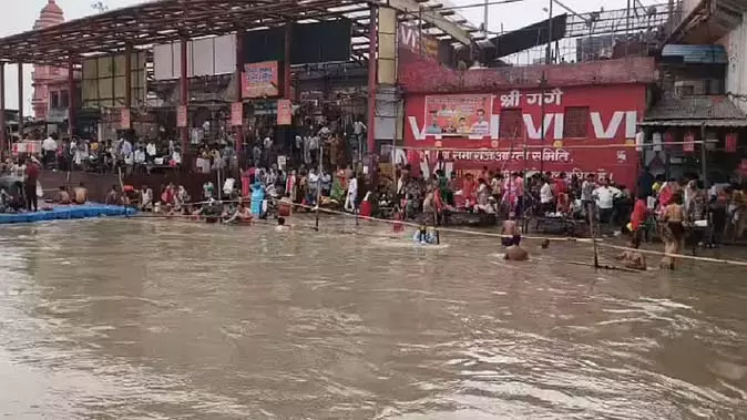 Hapu : आषाढ़ अमावस्या पर आस्था की डुबकी, गंगा घाटों पर उमड़ा जनसैलाब Hapu : आषाढ़ अमावस्या पर आस्था की डुबकी, गंगा घाटों पर उमड़ा जनसैलाब