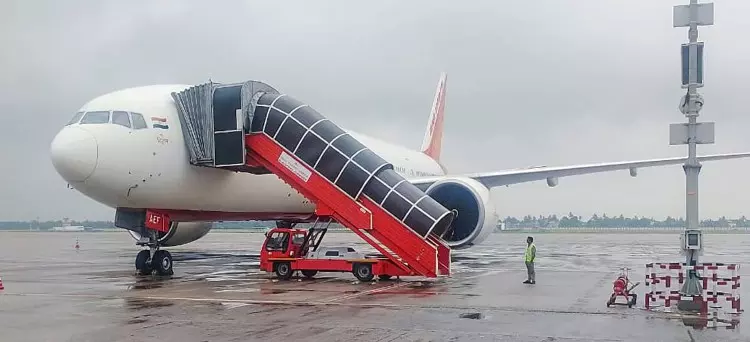 DGCA ने घरेलू एयरलाइन परिचालन में कई खामियां पाईं DGCA ने घरेलू एयरलाइन परिचालन में कई खामियां पाईं