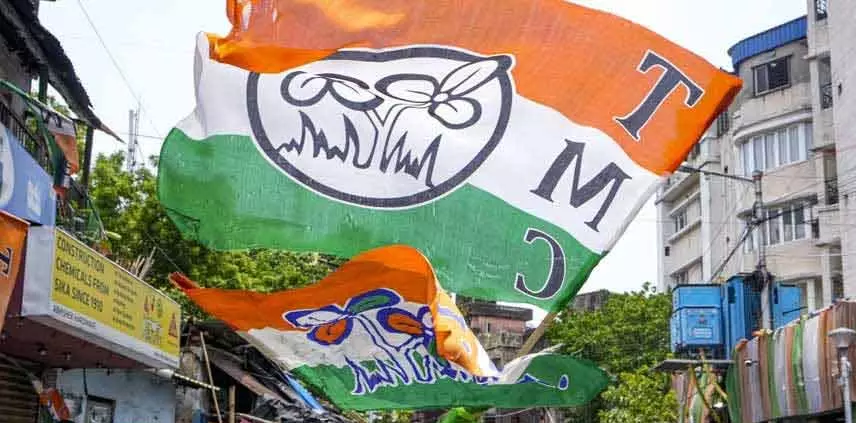 हरिश्चंद्रपुर कॉलेज के प्रिंसिपल पर दबंगों का आरोप, Trinamool छात्र परिषद नेता ने किया हंगामा हरिश्चंद्रपुर कॉलेज के प्रिंसिपल पर दबंगों का आरोप, Trinamool छात्र परिषद नेता ने किया हंगामा