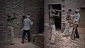 Punjab : घर में घुस युवक पर डंडे-ईंट से हमला, सिर फोड़कर बनाया वीडियो Punjab : घर में घुस युवक पर डंडे-ईंट से हमला, सिर फोड़कर बनाया वीडियो