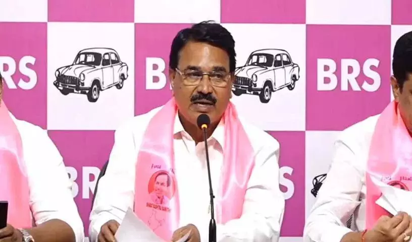 एक इंच के अंतर से क्या महान भागीरथडू केसीआर के समान हैं? : Niranjan Reddy एक इंच के अंतर से क्या महान भागीरथडू केसीआर के समान हैं? : Niranjan Reddy