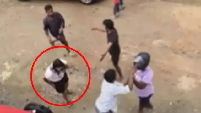 Bengaluru : आरोपी ने पीड़िता से उसकी ‘कीमत’ पूछी, फिर उसे थप्पड़ मारा Bengaluru : आरोपी ने पीड़िता से उसकी ‘कीमत’ पूछी, फिर उसे थप्पड़ मारा