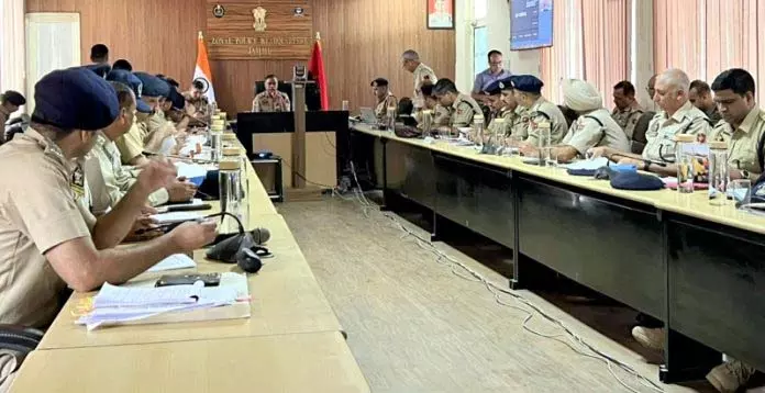 IGP जम्मू ने सुरक्षा समीक्षा बैठक की अध्यक्षता की IGP जम्मू ने सुरक्षा समीक्षा बैठक की अध्यक्षता की