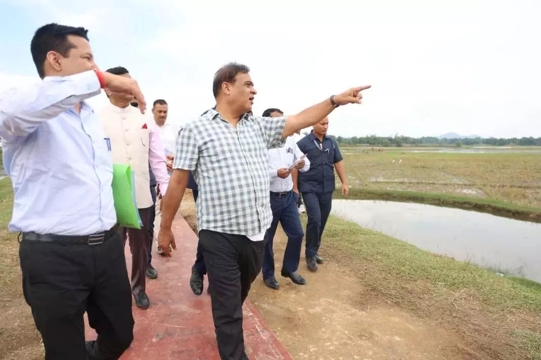 CM हिमंत बिस्वा सरमा ने 3,400 मेगावाट के थर्मल पावर प्लांट के लिए प्रस्तावित स्थल का दौरा किया CM हिमंत बिस्वा सरमा ने 3,400 मेगावाट के थर्मल पावर प्लांट के लिए प्रस्तावित स्थल का दौरा किया