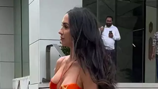 फ्लोरल बॉडीकॉन में Lauren Gottlieb ने दिखाया परफेक्ट स्टाइल और ग्रेस फ्लोरल बॉडीकॉन में Lauren Gottlieb ने दिखाया परफेक्ट स्टाइल और ग्रेस