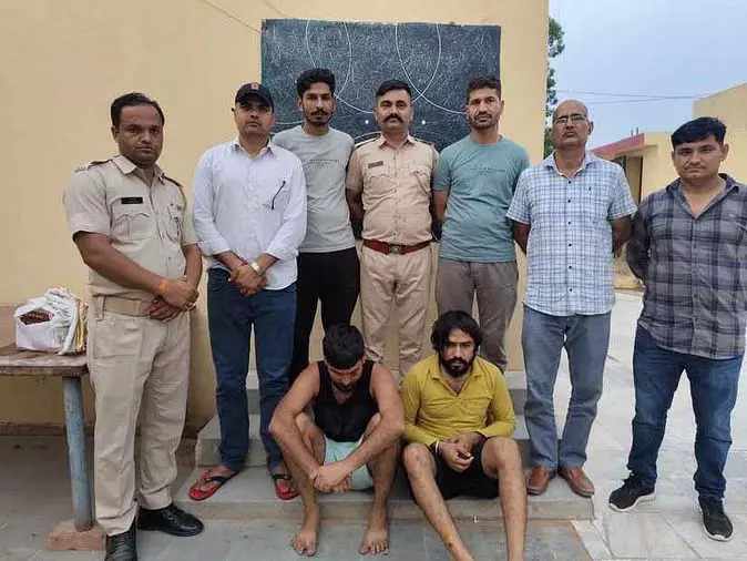 50-50 हजार के इनामी दो अपराधी गिरफ्तार, बीकानेर पुलिस को मिली बड़ी सफलता 50-50 हजार के इनामी दो अपराधी गिरफ्तार, बीकानेर पुलिस को मिली बड़ी सफलता