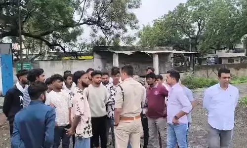 MP : धार में युवक मृत मिला, परिवार ने लिव-इन पार्टनर को ठहराया जिम्मेदार MP : धार में युवक मृत मिला, परिवार ने लिव-इन पार्टनर को ठहराया जिम्मेदार
