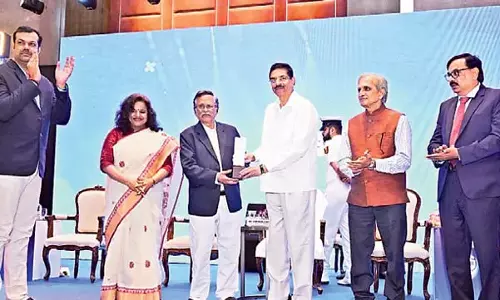 डॉक्टर समाज के असली नायक हैं और उनकी सेवाएं सराहनीय है : Governor डॉक्टर समाज के असली नायक हैं और उनकी सेवाएं सराहनीय है : Governor