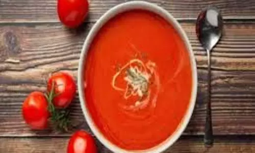 Recipe: मानसून में बनाएं स्वादिष्ट टमाटर सूप, छोटे हों या बड़े सभी को पसंद आएगी ये रेसिपी; जानें विधि Recipe: मानसून में बनाएं स्वादिष्ट टमाटर सूप, छोटे हों या बड़े सभी को पसंद आएगी ये रेसिपी; जानें विधि