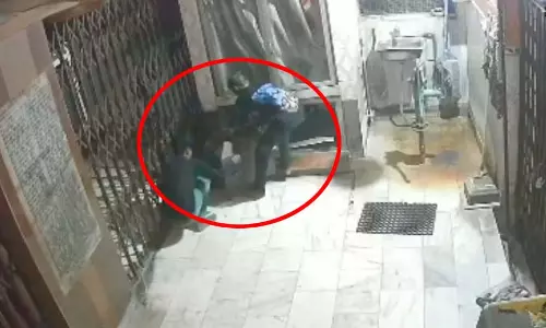 मंदिर का LIVE वीडियो...चोरों ने दानपेटी को बनाया निशाना