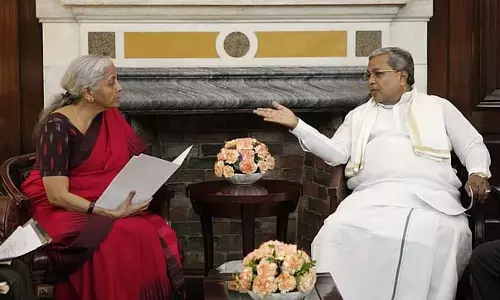 CM सिद्धारमैया ने सीतारमण से मुलाकात की; कर बंटवारे पर चर्चा हुई