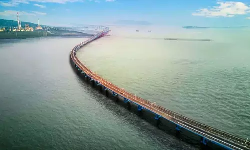 MMRDA ने अटल सेतु सी ब्रिज की सतह में खराबी के लिए ठेकेदारों पर 10-10 लाख का जुर्माना लगाया