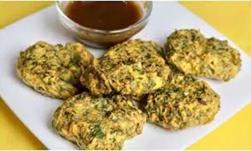 Recipe: शाम के नाश्ते के लिए बनाएं पालक कॉर्न पकौड़ा