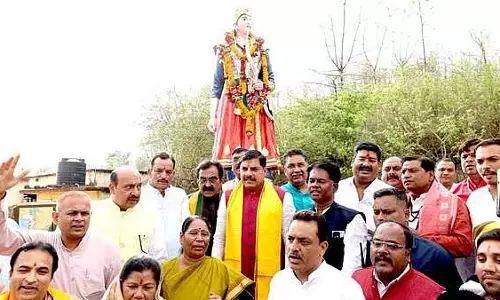 CM ने गोंडवाना की महारानी रानी दुर्गावती को दी श्रद्धांजलि