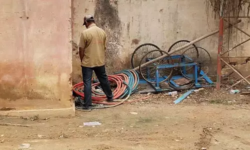 Chikkaballapura : नगरपालिका का शौचालय एक महीने से बंद Chikkaballapura : नगरपालिका का शौचालय एक महीने से बंद