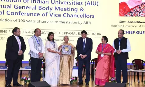 Noida: एमिटी में AIU शताब्दी वर्ष पर कुलपतियों का सम्मेलन संपन्न Noida: एमिटी में AIU शताब्दी वर्ष पर कुलपतियों का सम्मेलन संपन्न