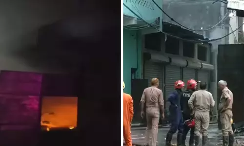 Delhi: रिठाला में फैक्ट्री आग की चपेट में आकर कई मजदूर झुलसे