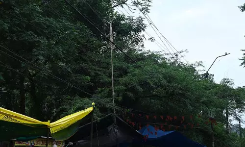 हवा से बिजली गुल: सरकार भोपाल और इंदौर में भूमिगत केबल बिछाने की योजना बना रही हवा से बिजली गुल: सरकार भोपाल और इंदौर में भूमिगत केबल बिछाने की योजना बना रही