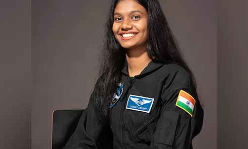 आंध्र राज्यपाल ने NASA कार्यक्रम में भाग लेने वाली पहली भारतीय अंतरिक्ष यात्री उम्मीदवार डांगेटी जाह्नवी को बधाई दी आंध्र राज्यपाल ने NASA कार्यक्रम में भाग लेने वाली पहली भारतीय अंतरिक्ष यात्री उम्मीदवार डांगेटी जाह्नवी को बधाई दी