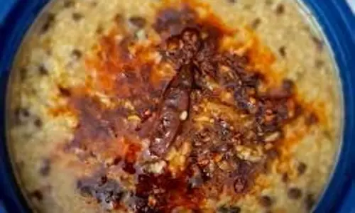 Spicy Lentil Khichdi: घर पर बनाएं लाजवाब मसालेदार दाल खिचड़ी